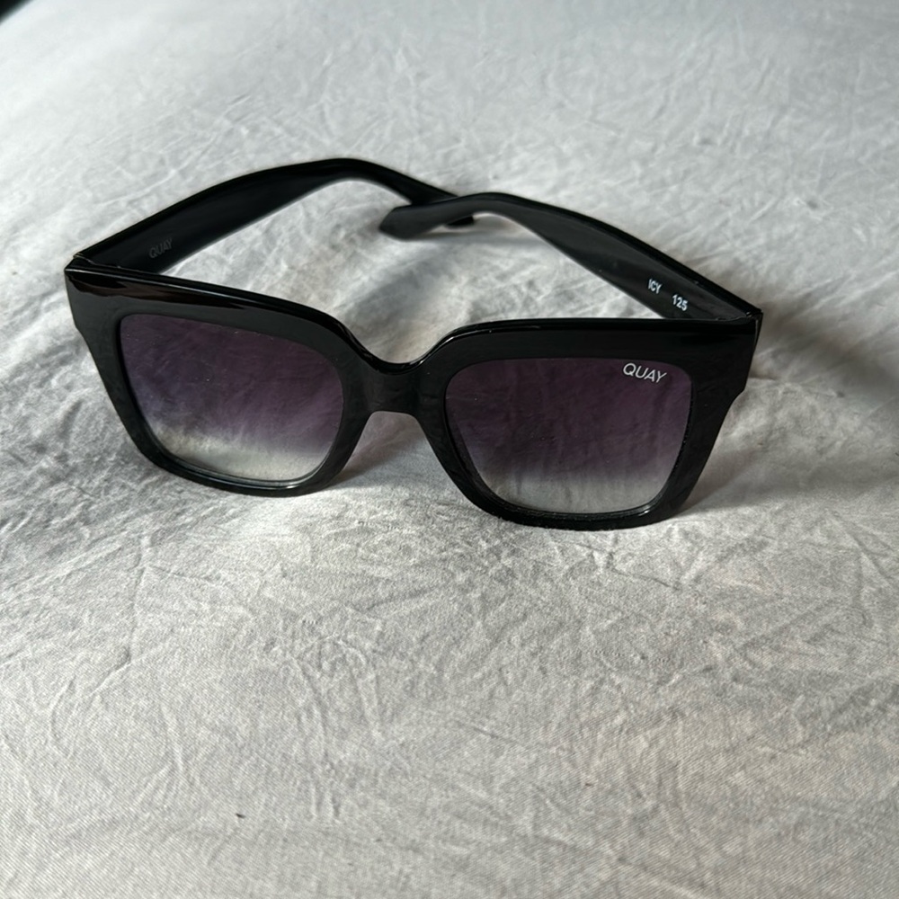 Quay ICY sunglasses